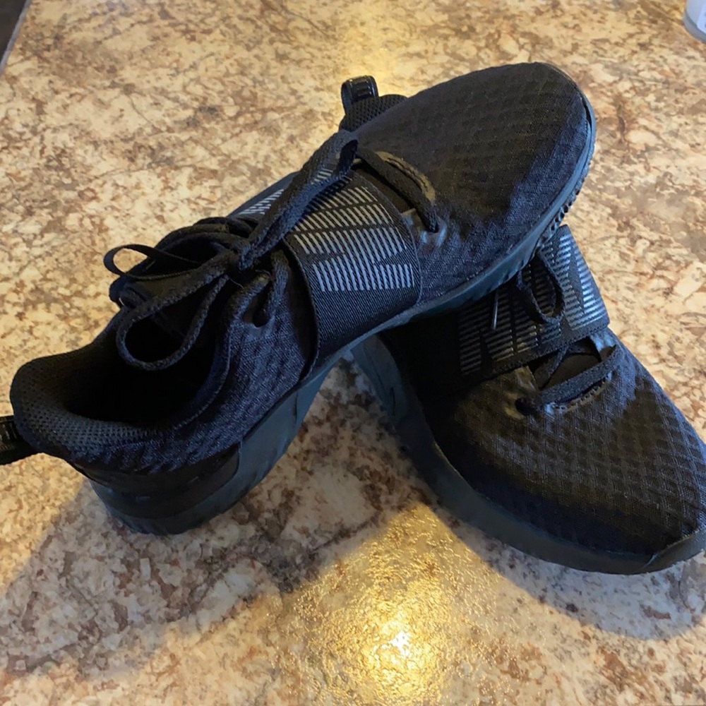 Black Nikes nwot